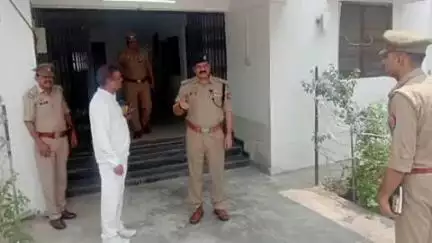 अकबरपुर: एसपी ने माती पुलिस लाइन का भ्रमण कर रिक्रूट आरक्षियों की व्यवस्थाओं की जानकारी लेकर किया निरीक्षण