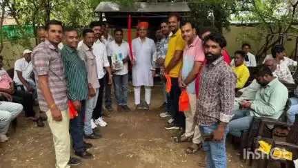 प्रतापगढ़: राजस्व मंत्री हेमंत मीणा ने निज आवास अंबामाता पर जनसुनवाई की, ग्रामीणों की समस्याएं सुनीं और समाधान के दिए निर्देश
