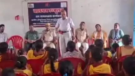 कुशलगढ़: कुशलगढ़ थानाधिकारी रुप सिंह ने जन जागरूकता कार्यक्रम में कहा- बालश्रम उन्मूलन के लिए जन जागरूकता अति आवश्यक है