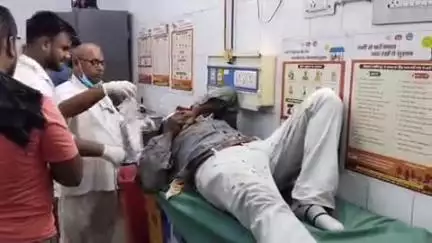 चंदौली: पचफेड़वा के समीप हाईवे पर सड़क हादसे में 3 लोग गंभीर रूप से हुए घायल, जिला अस्पताल में कराया गया भर्ती