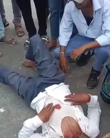 तिलहर: निगोही क्षेत्र के बाबर के पास डाक लेकर जा रहे सहायक के साथ पुरानी रंजिश के चलते की गई मारपीट, गंभीर घायल