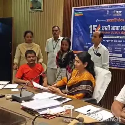 बालोद: संयुक्त जिला कार्यालय बालोद के सभाकक्ष में जनदर्शन कार्यक्रम का आयोजन, कलेक्टर ने सुनी आम नागरिकों की समस्याएं