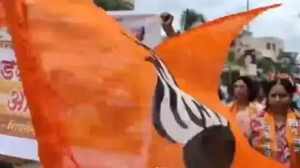 चिखली: चिखली शहरातील विविध समस्यांविषयी शिवसेना उबाठा गटाच्या वतीने आंदोलन व निवेदन #jansamasya