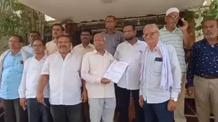 परभणी: शिक्षकेत्तर पदभरतीबाबत काढलेले पत्रक रद्द करून पदभरती सुरु करा माध्यमिक शाळा शिक्षकेत्तर संघटनाचे जिल्हाधिकाऱ्यां निवेदन