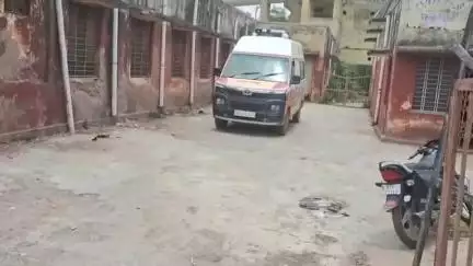 धौलपुर: चिलाचौंद गांव के पास सड़क हादसे में एक व्यक्ति की हुई मौत, दो महिलाएं गंभीर रूप से घायल, उन्हें हायर सेंटर किया गया रेफर