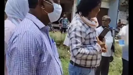ललितपुर: ललितपुर में शहर के सदन शाह सहित अन्य इलाकों में अतिक्रमण के खिलाफ नगर पालिका का बुलडोजर गरजा