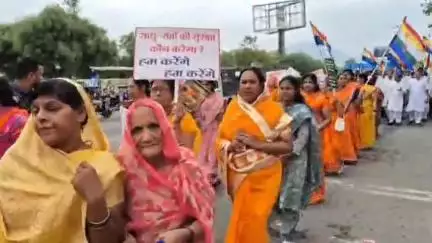 अजमेर: सकल जैन समाज ने जैन संतों और साध्वियों पर हो रहे हमलों को लेकर निकाला मोन जुलूस, जताई नाराजगी और दिया ज्ञापन