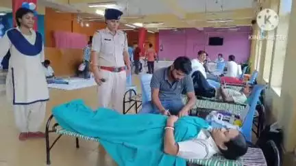 ডায়মন্ডহারবার ১: ডায়মন্ড হারবার থানার উদ্যোগে মেঘনা হলে রক্তদান শিবিরের আয়োজন, উপস্থিত পৌরপ্রধান সহ অন্যরা