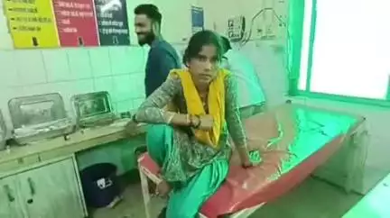 बिसौली: कृष्णापुरी मोहल्ले में बाल्टी टच होने पर पति-पत्नी ने महिला को चाकू मारकर किया घायल