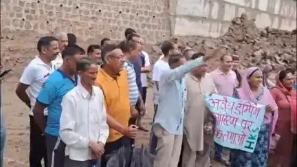 धर्मपुर: एनएच निर्माण कंपनी के ख़िलाफ़ बनाल में किसान सभा का प्रदर्शन,प्रदर्शनों का दौर लगातार जारी #jansamasya