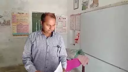 स्वार: मीरापुर मीरगंज में प्राथमिक विद्यालय और आंगनवाड़ी केंद्र में अज्ञात चोरों ने की चोरी