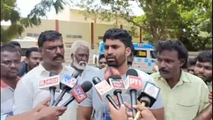 ಹುಬ್ಬಳ್ಳಿ ನಗರ: ಪಾಲಿಕೆಯ ದಿವ್ಯ ನಿರ್ಲಕ್ಷ್ಯಕ್ಕೆ ನಗರದಲ್ಲಿ ಹಾವು ಕಚ್ಚಿ ವ್ಯಕ್ತಿ ಸಾವು, ನಗರದಲ್ಲಿ ಸ್ಥಳೀಯ ನಿವಾಸಿ ಶ್ರೀಧರ್ ಆರೋಪ
