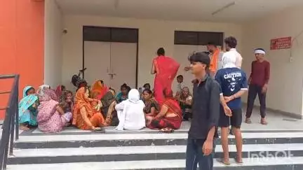 हरदोई: हरियावां थाना क्षेत्र में आठवां मिल के पास डंपर की टक्कर से बाइक सवार फेरी दुकानदार की हुई मौत