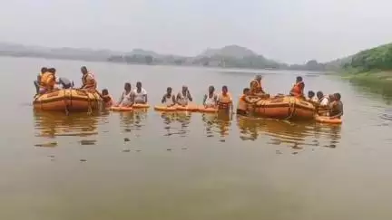 गोपद बनास: आगामी मानसून को देखते हुए गोरियरा बंधा में एसडीईआरएफ के जवानों को दिया गया प्रशिक्षण