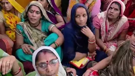 छतरपुर नगर: दैनिक श्रमिकों ने सभी को एक दर पर मजदूरी देने की मांग को लेकर कलेक्टर के नाम दिया आवेदन
#jansamasya