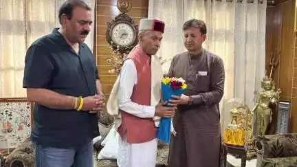 हमीरपुर: सांसद डॉ. सिकंदर ने पूर्व मुख्यमंत्री धूमल से की शिष्टाचार भेंट, संगठनात्मक विषयों पर हुई चर्चा