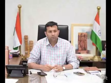 వికారాబాద్: అర్హులైన ప్రతి ఒక్కరికి రెండు మాసాల్లో ద్రువీక పత్రాలను అందజేయాలి : జిల్లా కలెక్టర్ ప్రతీక్ జైన్