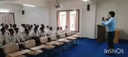 गढ़वा: गढ़वा: सोह गांव के पॉलिटेक्निक कॉलेज में सड़क सुरक्षा को लेकर किया गया जागरूक