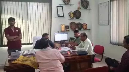 बालाघाट: जिले में असली के नाम पर नकली धान बीज का कारोबार फल-फूल रहा, बालाघाट पहुंचकर कृषि अधिकारी से शिकायत