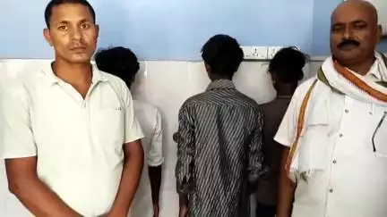 समस्तीपुर: रेलवे स्टेशन के प्लेटफार्म संख्या 3 से जीआरपी, आरपीएफ और निजी संस्था की टीम ने तीन बाल मजदूरों को बचाया