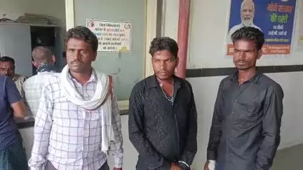 छतरपुर नगर: खिरी में बिजली गिरने से मृत महिला के शव से गहने चोरी का आरोप, पुलिस ने शुरू की जांच
