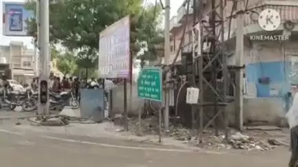 मकराना: मकराना,,करंट लगने से विद्युत कर्मी हुआ घायल

#प्राथमिक उपचार देकर किया रैफर#