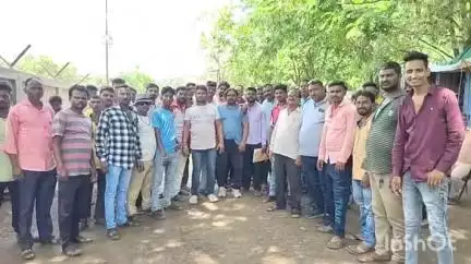 जळगाव: थकीत वेतन मिळाल्यामुळे जळगाव महानगरपालिकेच्या घंटागाडी चालकांचे काम बंद आंदोलन