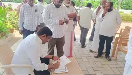 ప్రజాదర్బార్ తో ప్రజల సమస్యలకు పరిష్కారం: పీలేరు ఎమ్మెల్యే నల్లారి కిషోర్ కుమార్ రెడ్డి