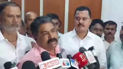 ರಾಮನಗರ: ಸರ್ಕಾರಿ ಶಾಲೆಯ ಶಿಕ್ಷಕರನ್ನು ಪಾಠ ಮಾಡಲು ಬಿಡಿ : ನಗರದಲ್ಲಿ ವಿಧಾನಪರಿಷತ್ ಸದಸ್ಯ ಪುಟ್ಟಣ್ಣ