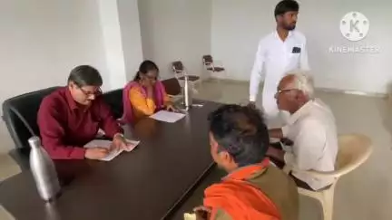 आगर: जिला मुख्यालय में आयोजित जनसुनवाई में 102 आवेदन हुए प्राप्त, अपर कलेक्टर आरपी वर्मा ने सुनीं समस्याएँ