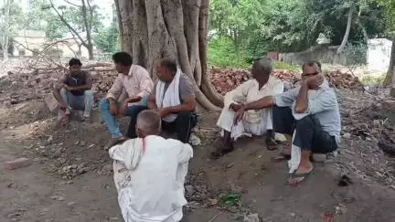 कोल: बरौठ में दुकान के विवाद में बुजुर्ग की पीटकर हत्या का आरोप, पुलिस ने कराया पोस्टमार्टम