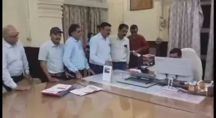 जोधपुर: राजस्थान नर्सेज एसोसिएशन ने समस्याओं के निराकरण हेतु CM के नाम कलेक्ट्रेट कार्यालय में जिला कलेक्टर को सौंपा ज्ञापन