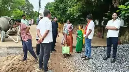 राजिम: नगर पंचायत राजिम में विधायक ने विभिन्न निर्माण कार्यों का किया निरीक्षण