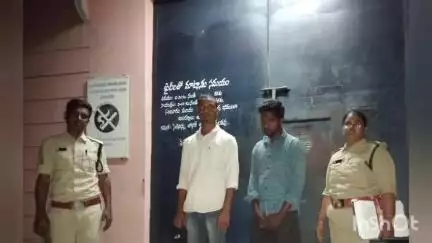 వన్యప్రాణులను వేటాడిన ఇద్దరిని అరెస్టు చేసినట్లు మదనపల్లి ఎఫ్బిఓ జయప్రసాదరావు ములకలచెరువు సెక్షన్ ఆఫీసర్ సబిన్ తెలిపారు