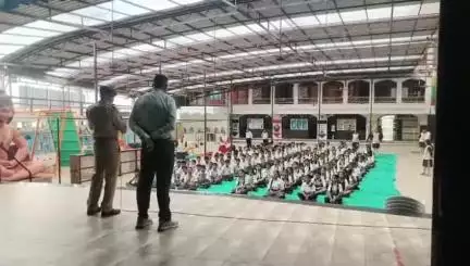 વડોદરા દક્ષિણ: સમા વિસ્તાર માં આવેલ શાળા તથા ફતેહગંજ વિસ્તાર માં આવેલ મોલ ખાતે ડ્રગ્સ અવેરનેસ કાર્યક્રમ યોજવામાં આવ્યો
