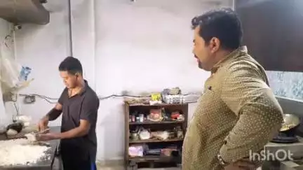 चाईबासा: खाद्य सुरक्षा अधिकारी ने शहर के होटलों और रेस्टोरेंट का औचक निरीक्षण किया, गंदगी देखकर फटकार लगाई