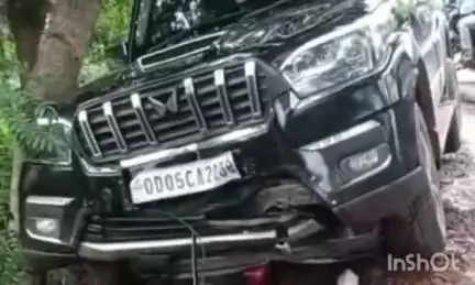 କଟକ ପୌରାଞ୍ଚଳ: ଅଂଶୁପା ଛକରେ ବାଇକ ଉପରେ ମାଡ଼ିଗଲା ସ୍କର୍ପିଓ, ଅଳ୍ପକେ ବର୍ତ୍ତିଲେ ଚାଳକ