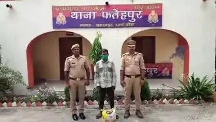 बेहट: शेखुपुर मुजाहिदपुर रोड से पुलिस ने एक शराब तस्कर को अवैध शराब के साथ किया गिरफ्तार