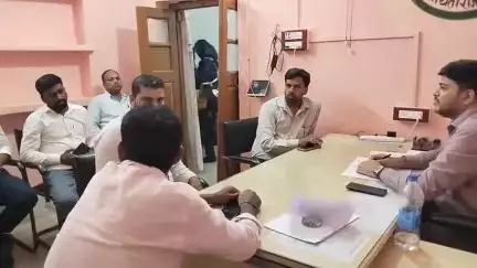 सिसवन: सिसवन प्रखंड पंचायत राज पदाधिकारी ने की बैठक