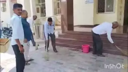 सिरोही: सिरोही जिले में विशेष सफाई अभियान के तहत सभी कार्यालयों में की गई साफ-सफाई, वंदे जल गंगा जल संरक्षण अभियान आयोजित