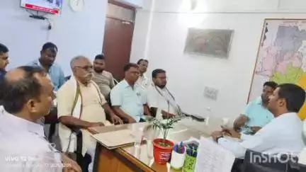 झंझारपुर: झंझारपुर एसडीओ कार्यालय में राजनीतिक दलों के प्रतिनिधियों के साथ हुई बैठक