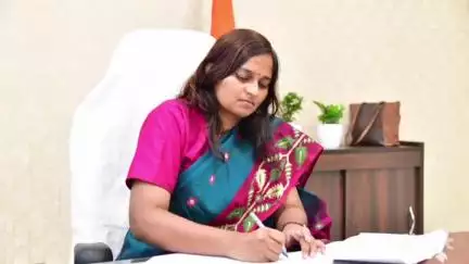 కరీంనగర్: కరీంనగర్ అడిషనల్ కలెక్టర్ (స్థానిక సంస్థలు) గా బాధ్యతలు స్వీకరించిన డాక్టర్ అశ్విని తానాజీ వాకడె
