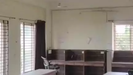 महू तहसील कार्यालय में बिजली का अपव्यय, खाली कमरों में चलते रहे पंखे और कूलर