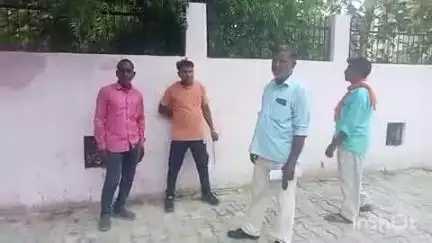 पलिया: सिंगाही गांव के पास दो बाइकों की आमने-सामने हुई भिड़ंत, एक बाइक सवार युवक की हुई मौत, परिजनों में मचा कोहराम