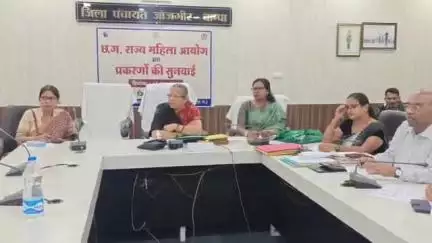 जांजगीर: जिला पंचायत सभाकक्ष में छत्तीसगढ़ महिला आयोग की अध्यक्ष किरणमयी नायक ने प्रकरण की सुनवाई की