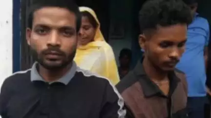 কৃষ্ণগঞ্জ: নালুপুর সীমান্তের এক বাড়ী থেকে ২ অবৈধ বাংলাদেশী ও ৪ জন দালালকে গ্রেফতার করে কৃষ্ণনগর জেলা আদালতে পাঠালো পুলিশ