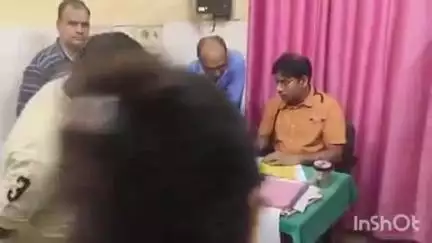 दातागंज: दातागंज कोतवाली क्षेत्र के सुखौरा पेट्रोल पंप के पास तेज रफ्तार टैंपो पलटने से 5 बच्चों सहित 7 लोग घायल