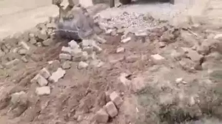 मंझनपुर: भाजपा नेता पर नेवारी गांव में 100 मीटर मनरेगा इंटरलॉकिंग रोड उखड़वाने का आरोप, प्रधान ने पुलिस से की शिकायत