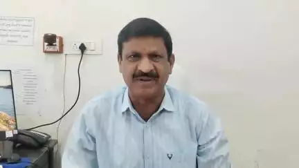 నిర్మల్: భారీ వర్షాలు నేపథ్యంలో ప్రజలు అప్రమత్తంగా ఉండాలి:నిర్మల్ మున్సిపల్ కమిషనర్ జగదీశ్వర్ గౌడ్