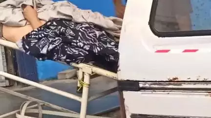 পুরুলিয়া ২: পুরুলিয়া শহরের সাহেব বাঁধ এলাকায় দরজা ভেঙে মহিলার মৃতদেহ উদ্ধার, মর্গের সামনে প্রতিক্রিয়া দাদার